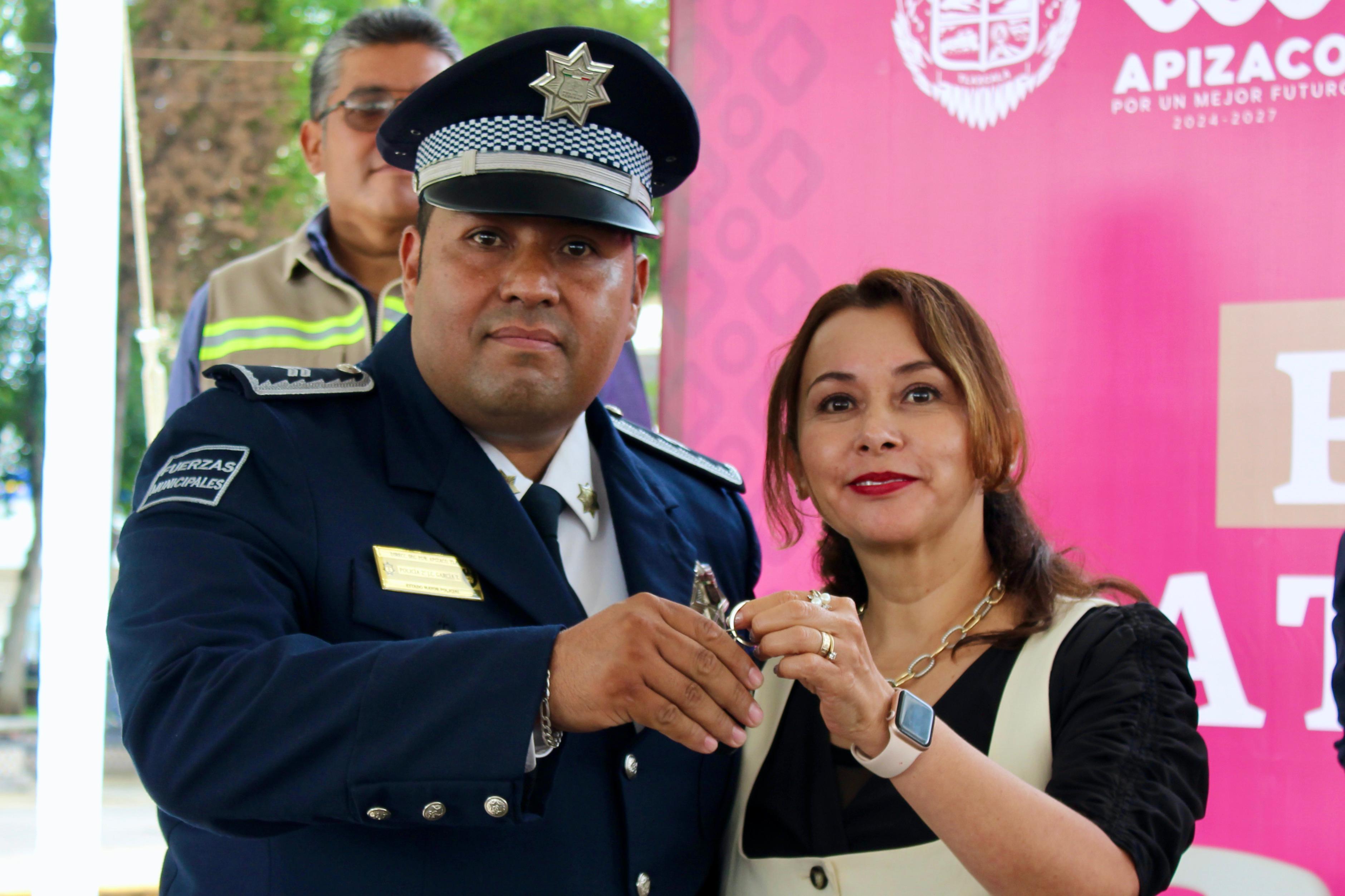 Fortalece Javier Rivera Bonilla la seguridad en Apizaco con entrega de tres nuevas patrullas y uniformes